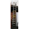 Image 1 : 22' ALUMINUM EXTENSION LADDER