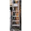 Image 1 : 6' WOODEN STEPLADDER