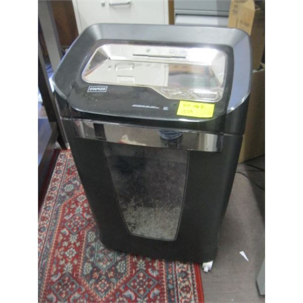 STAPLES PAPER SHREDDER