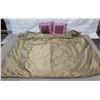 Image 1 : Tan Comforter w/ 2 Throw Pillows