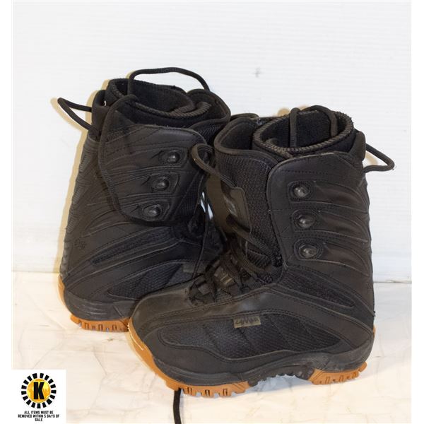 KIDS UNISEX SNOW BOARD BOOTS SIZE