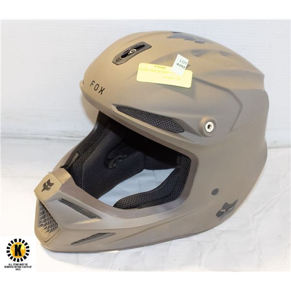 FOX DIRT BIKE HELMET