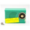 Image 1 : 1950S TURQUOISE TRANSISTOR RADIO UNTESTED