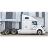 Image 3 : BAILIFF SEIZED: 2017 VOLVO TRUCK VNL 670 D13 425HP