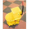 Image 1 : RUBBERMAID COMMERCIAL MOP BUCKET WITH WRINGER