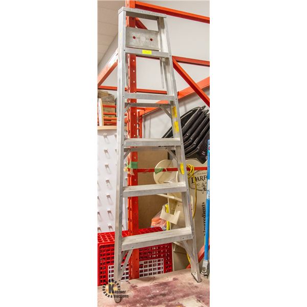 6 FOOT ALUMINUM LADDER