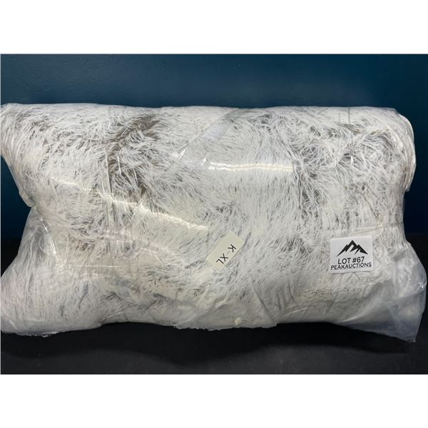 Lot of 1 Fuzzy/Shaggy Fluffy Pet Bed - White/Grey