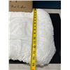 Image 4 : Lot of 1 Fuzzy/Shaggy Fluffy Plush Pet Bed - White