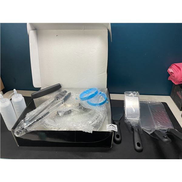 Lot of 1 Griddle/BBQ Accessories Kit