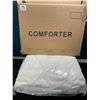 Image 1 : Lot of 1 Twin Size All-Season Down Alternative Comforter/Duvet