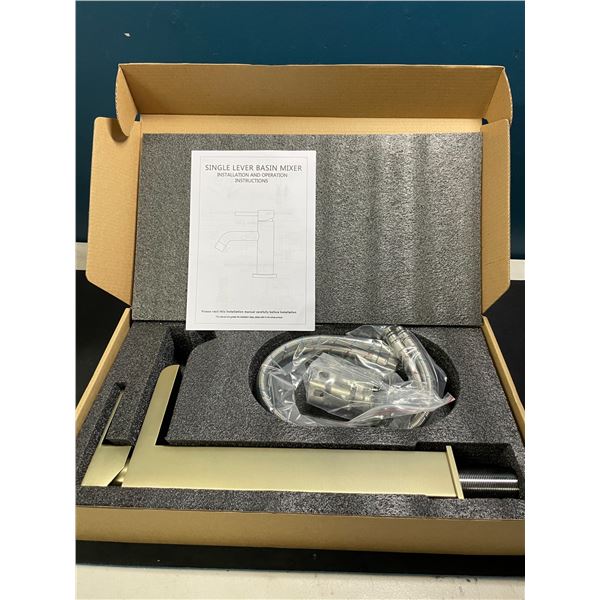 Lot of 1 KENES Single Lever Bathroom Sink Faucet - Gold