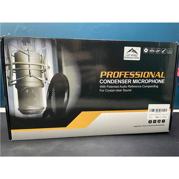 Lot of 1 Professional Condenser Microphone w/ Live Sound Card  - Great for Podcasting/Recording!