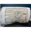 Image 1 : Lot of 1 Down Alternative King Size Comforter - 104 x 90 in!