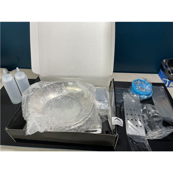 Lot of 1 Griddle/BBQ Accessories Kit