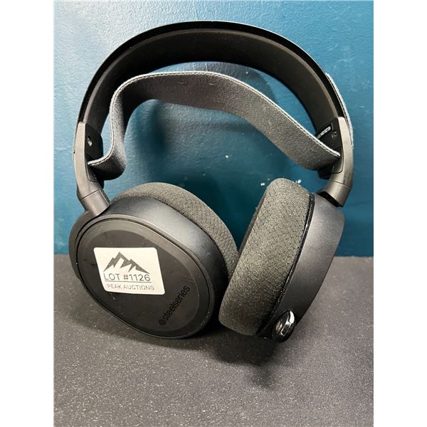 Lot of 1 Pair of Steel Series Arctis 7 - NO USB DONGLE