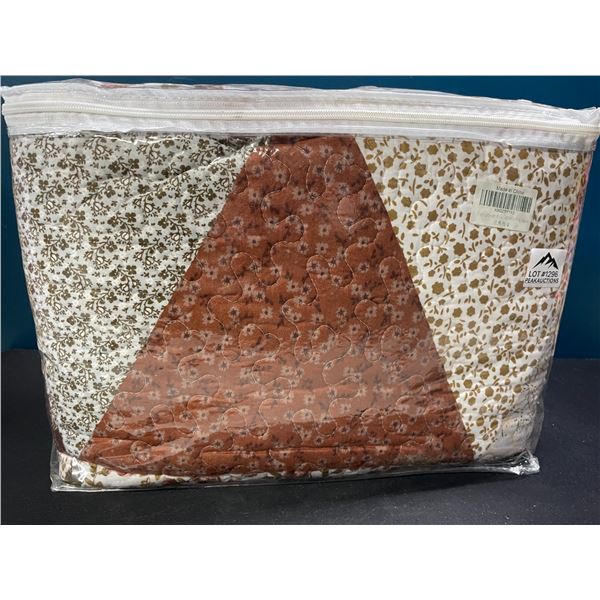 Lot of 1 Secgo Quilt/Bedding Set - All Season