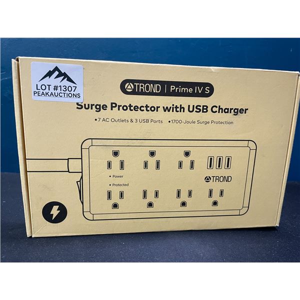 Lot of 1 Multi-Outlet Power Bar/Surge Protector w/ USB Charging Ports