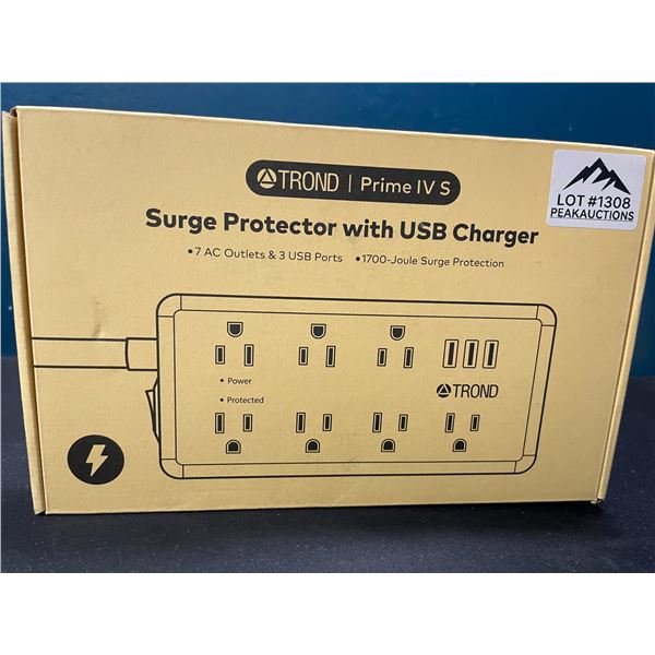 Lot of 1 Multi-Outlet Power Bar/Surge Protector w/ USB Charging Ports