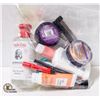 Image 2 : NEW LARGE BAG OF MIXED MAKE-UP HUGE VALUE