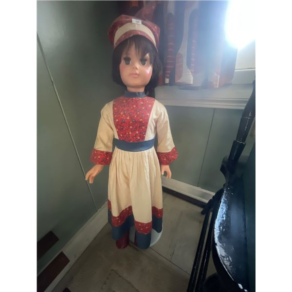 Large Dutch Doll 33T
