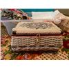 Image 1 : Sewing Box Doilies Embroidery Thread