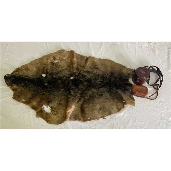 Group of assorted items - Minolta coins pouch/ Carl Zeiss Jena camera lens w/ leather pouch