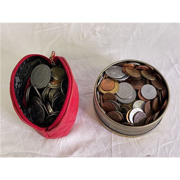 Large group of assorted Canadian & assorted countries' currency coins - pennies/ dimes/ quarters etc