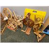 Image 1 : Lot of spinning wheels for wool