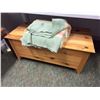 Image 3 : Group of 2 benches, blanket, bed sheets, 2 vintage sewing baskets, etc...