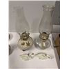 Image 1 : Group of 2 antique glass oil lamp & 2 Beswick swan