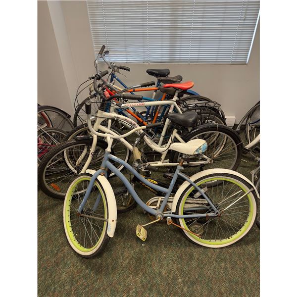 Group of 6 vintage bikes