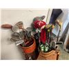 Image 2 : Group of 3 vintage golf clubs w/clubs