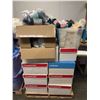 Image 1 : 2 pallets of misc items including - yarn, suitcase, blanket, etc...