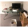 Image 2 : Full room - included 2 armchairs/TV/metal cart/mirror/outdoor table/vaccum/boxes etc.