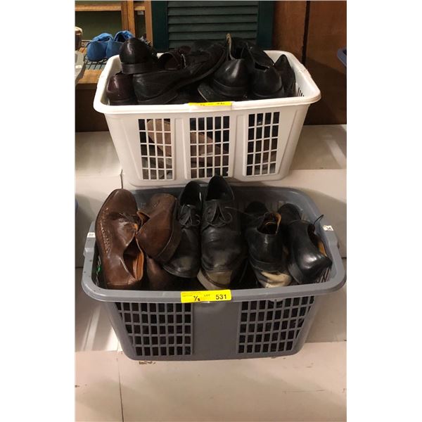 2 boxes full of misc. mens shoes (approx. 30 pcs)