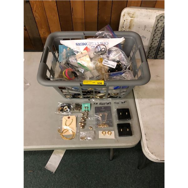 Box full of fantasy jewelry - included rings/necklaces/bracelets (approx. 80 pcs)