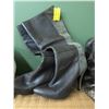Image 2 : Group of 10 pair of boots - misc. sizes