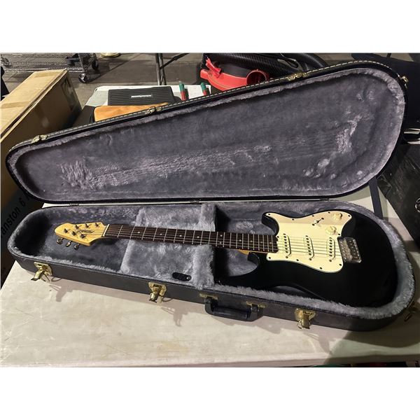 Peavey electric guitar w/hard case