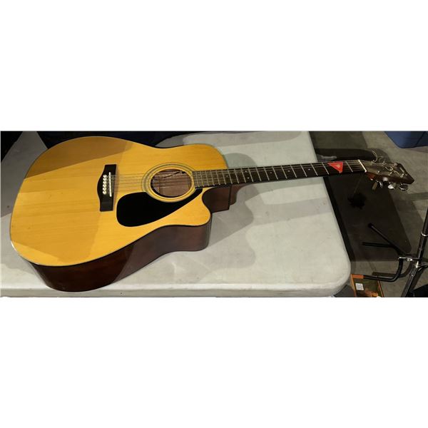 Yamaha classic acoustic guitar