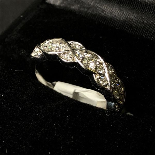 14Kt White Gold Ring (3.8 grams) w/0.45-carat diamonds (45 points/Natural Earth Mined Diamond) - Ret