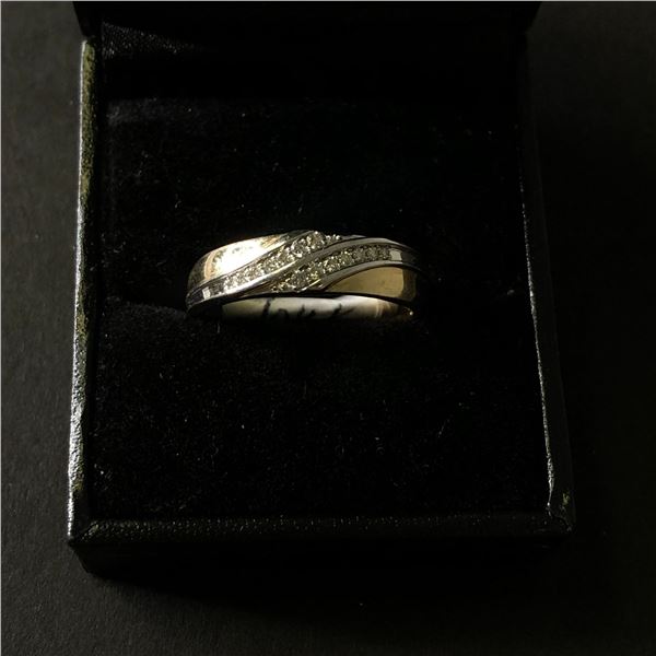 10Kt Yellow Gold Ring (3.9 grams) w/0.20-carat diamonds (20 points/Natural Earth Mined Diamond) - Re