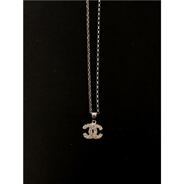 18Kt White Gold (3.8 grams) w/0.60-carat diamond pendent (60 points/Natural Earth Mined Diamond) - R