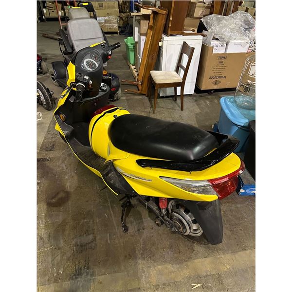 Davinci electric bike w/extra storage (bike comes w/key, storage box does not - not tested)