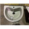 Image 2 : Group of 2 sinks - 1 double-sided sink & 1 single (Kohler)