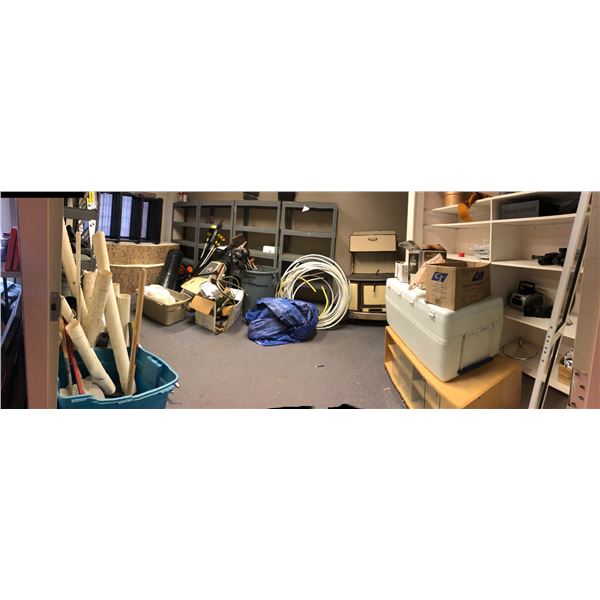 Room lot full of assorted misc items - includes Featherlite - 16ft ladder / Advance wide area carpet