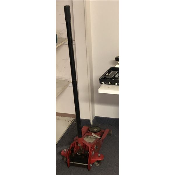 3 Ton capacity low profile service jack
