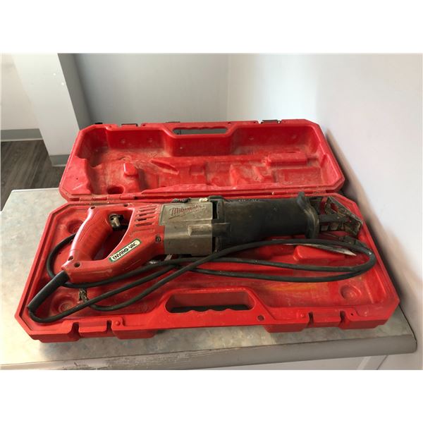 Milwaukee - sawzall w/ case