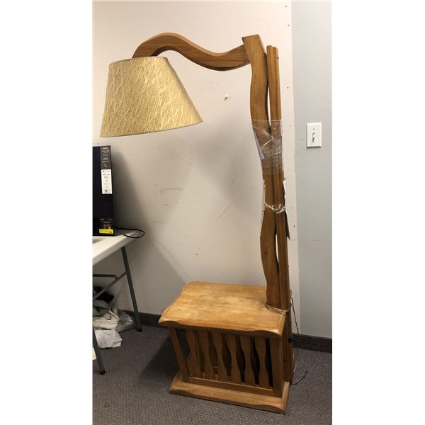 Set dec large wood lamp - approx. 34" x 16" x 66" (not tested)