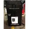 Image 4 : NEW Frigidaire 3.2 Cu. ft. Retro Compact Refrigerator - missing handle