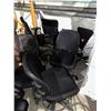 Image 4 : Group of 7 office chairs